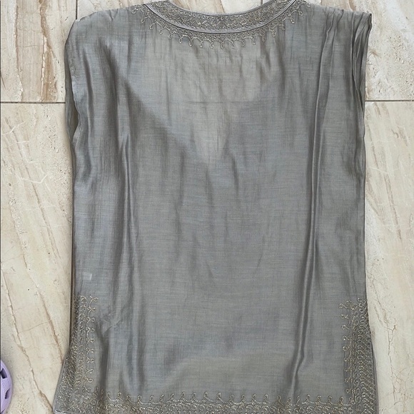 Grey with gold detailing tunic - Picture 2 of 3
